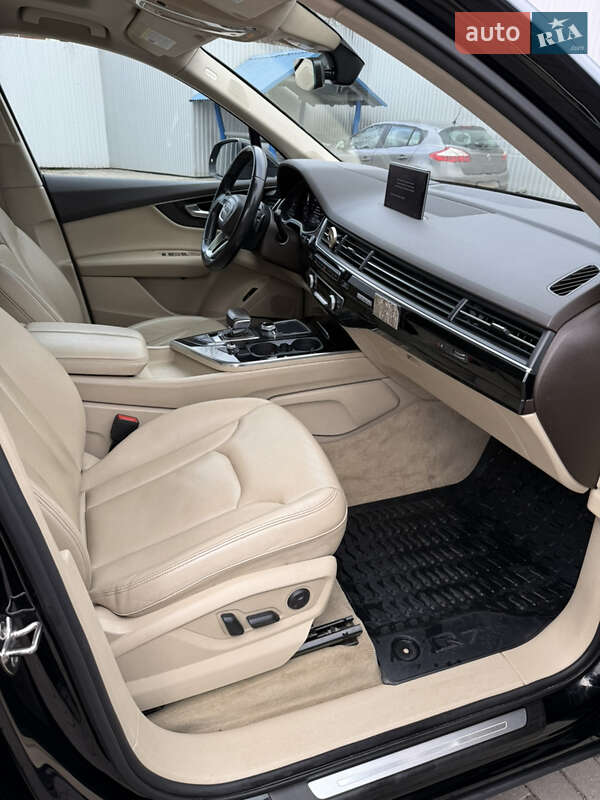 Внедорожник / Кроссовер Audi Q7 2017 в Житомире