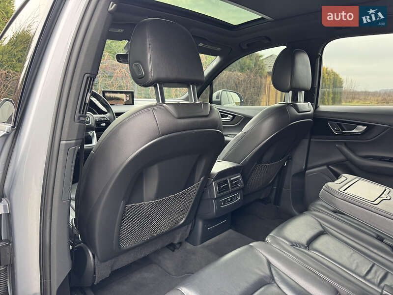 Внедорожник / Кроссовер Audi Q7 2017 в Стрые