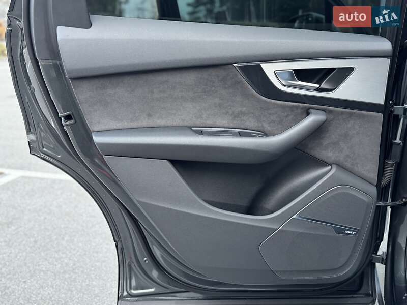 Внедорожник / Кроссовер Audi Q7 2018 в Киеве