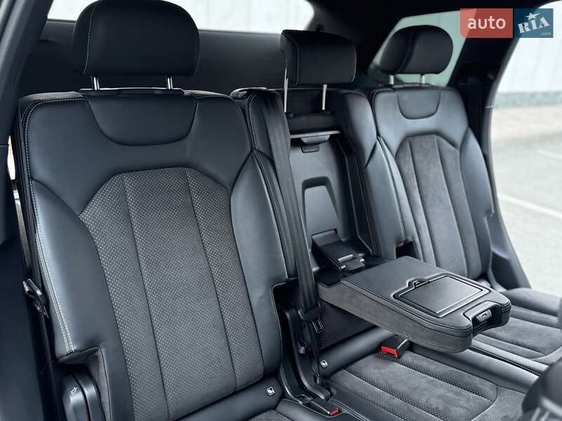 Внедорожник / Кроссовер Audi Q7 2018 в Киеве