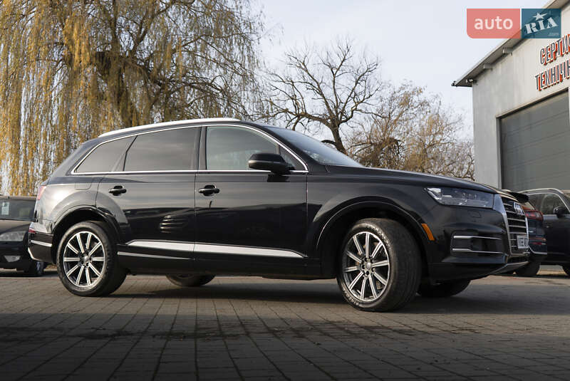 Внедорожник / Кроссовер Audi Q7 2017 в Ужгороде