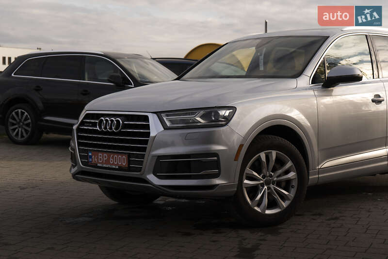 Внедорожник / Кроссовер Audi Q7 2016 в Ужгороде