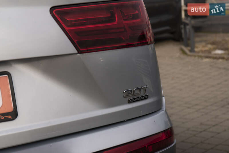 Внедорожник / Кроссовер Audi Q7 2016 в Ужгороде