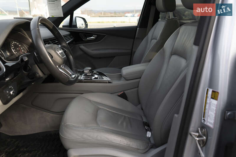 Внедорожник / Кроссовер Audi Q7 2016 в Ужгороде