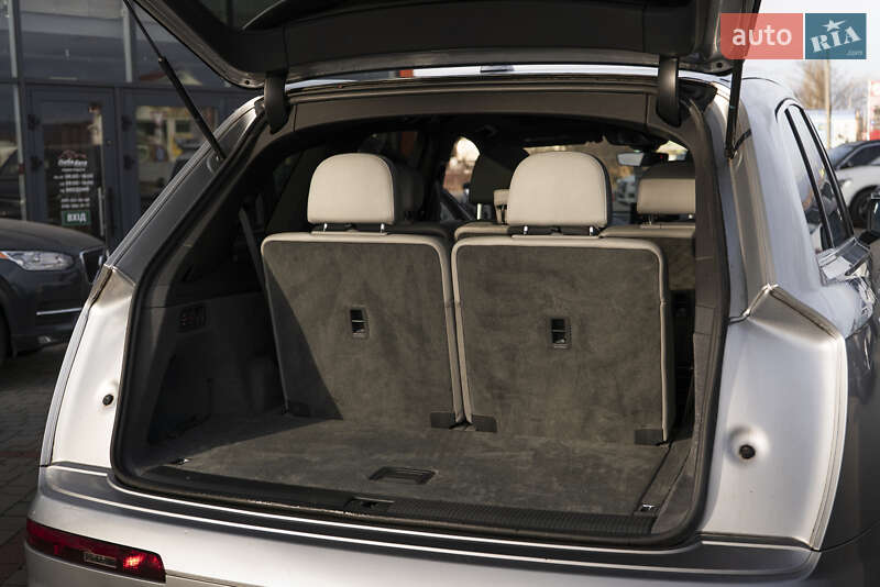 Внедорожник / Кроссовер Audi Q7 2016 в Ужгороде