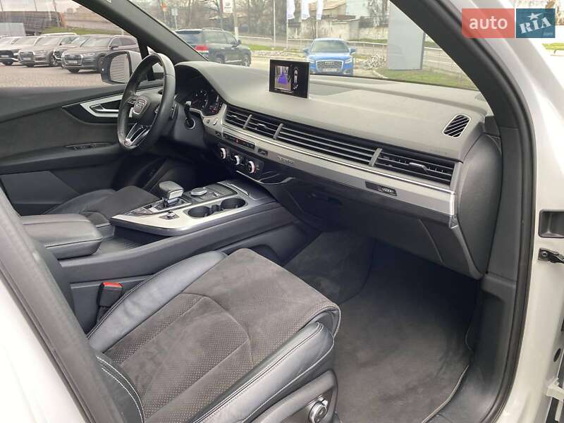 Внедорожник / Кроссовер Audi Q7 2017 в Днепре фото 24 Внедорожник / Кроссовер Audi Q7 2017 в Днепре