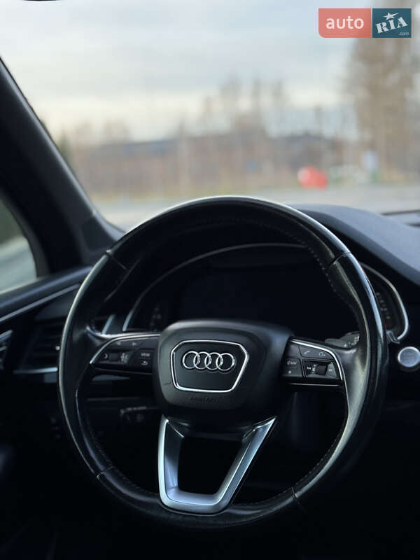 Внедорожник / Кроссовер Audi Q7 2017 в Надворной