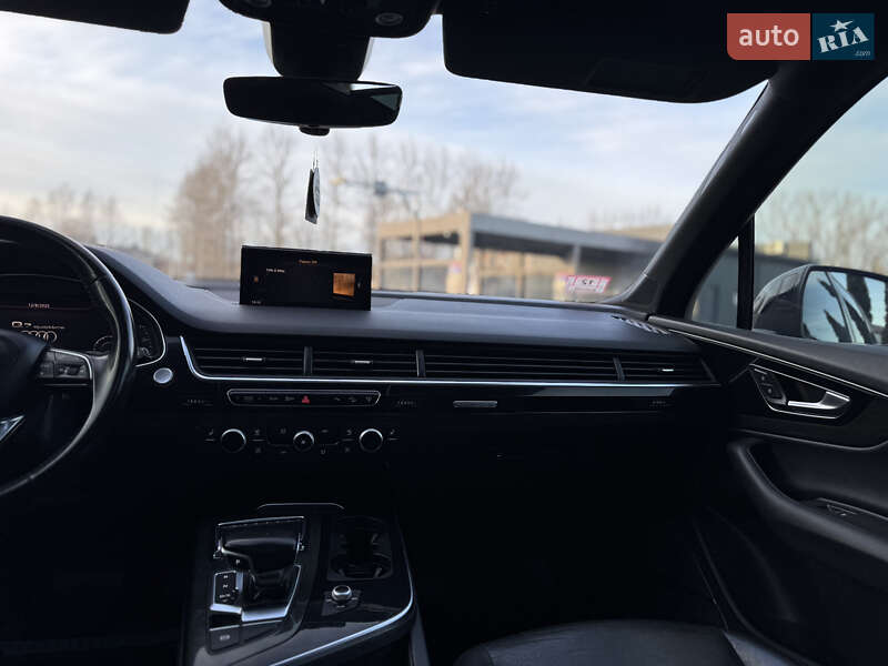 Внедорожник / Кроссовер Audi Q7 2017 в Надворной