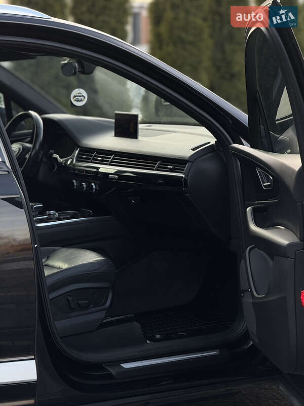 Внедорожник / Кроссовер Audi Q7 2017 в Надворной