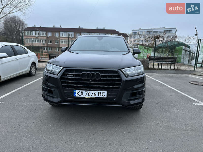 Внедорожник / Кроссовер Audi Q7 2017 в Киеве
