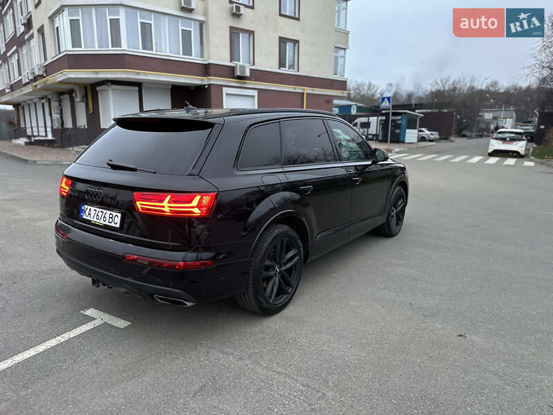 Внедорожник / Кроссовер Audi Q7 2017 в Киеве