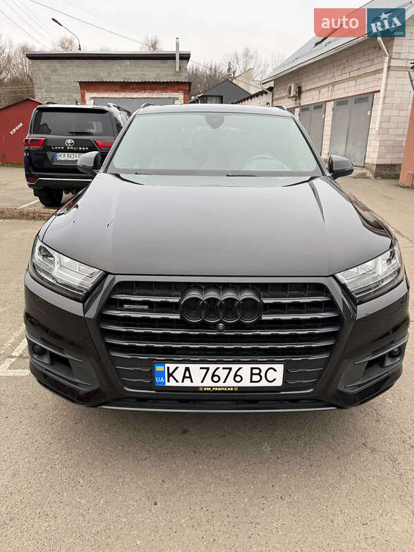 Внедорожник / Кроссовер Audi Q7 2017 в Киеве