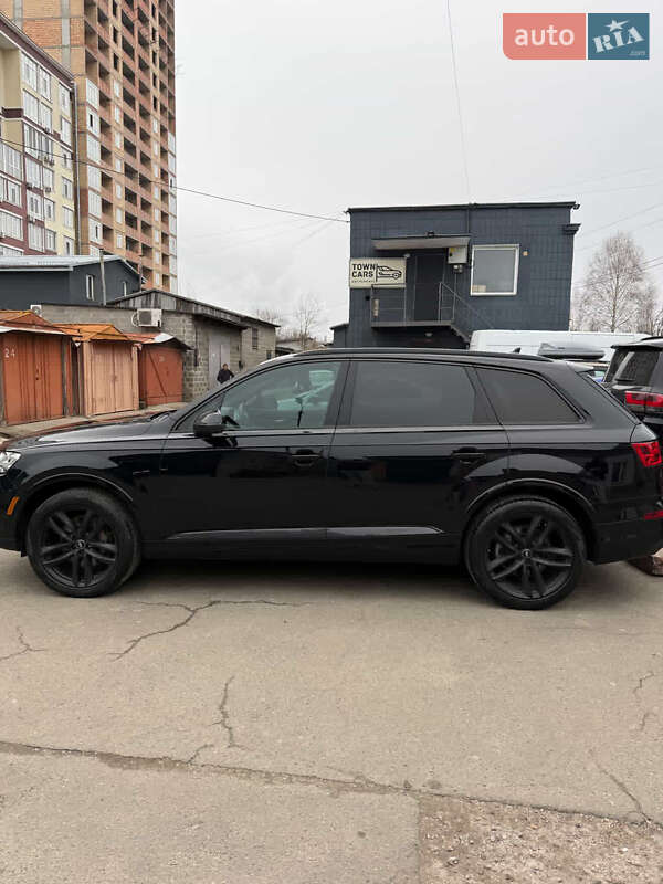 Внедорожник / Кроссовер Audi Q7 2017 в Киеве