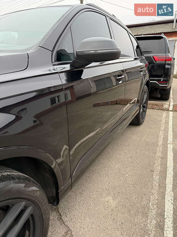 Внедорожник / Кроссовер Audi Q7 2017 в Киеве
