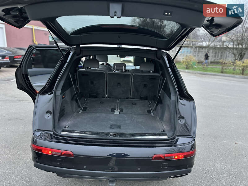 Внедорожник / Кроссовер Audi Q7 2017 в Киеве