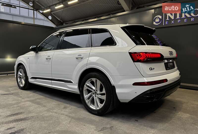 Внедорожник / Кроссовер Audi Q7 2022 в Киеве