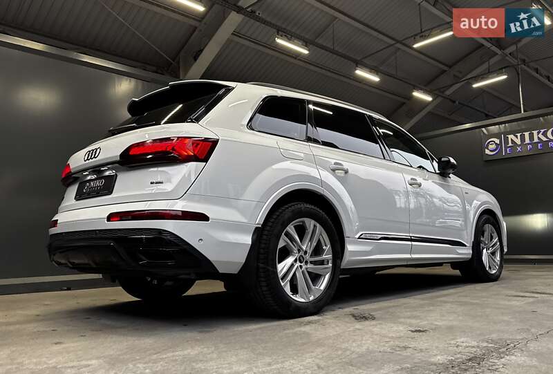 Внедорожник / Кроссовер Audi Q7 2022 в Киеве