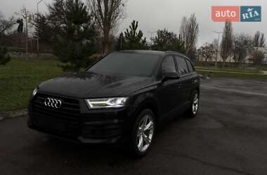 Позашляховик / Кросовер Audi Q7 2017 в Горішніх Плавнях
