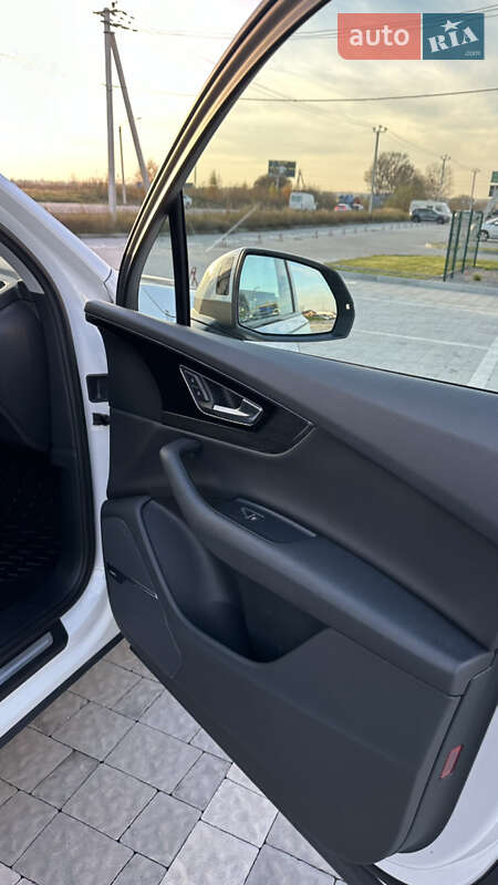 Внедорожник / Кроссовер Audi Q7 2017 в Львове