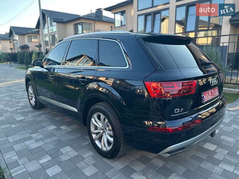 Внедорожник / Кроссовер Audi Q7 2017 в Киеве