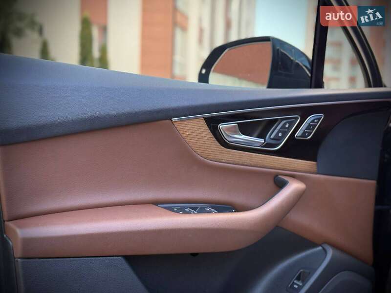 Внедорожник / Кроссовер Audi Q7 2017 в Киеве