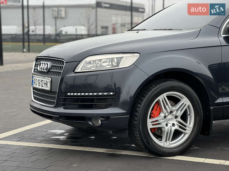 Внедорожник / Кроссовер Audi Q7 2007 в Мукачево