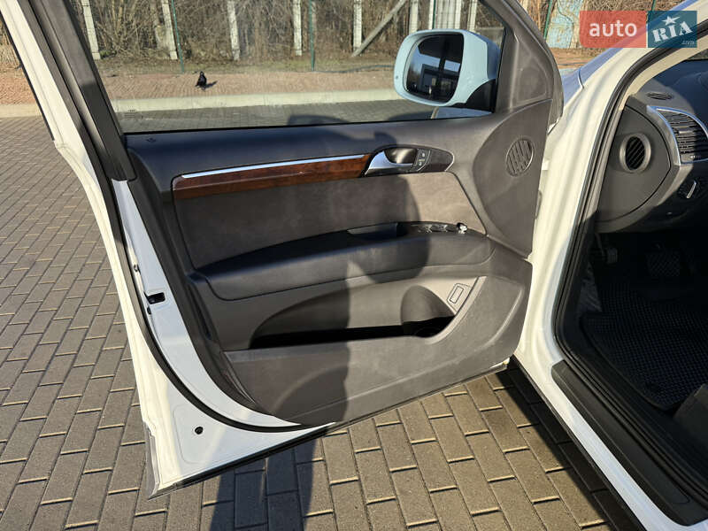 Внедорожник / Кроссовер Audi Q7 2011 в Житомире