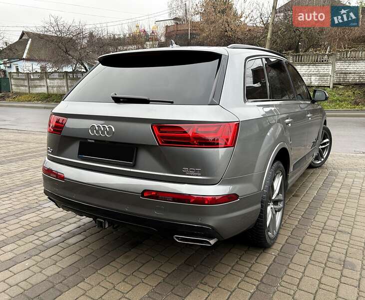Внедорожник / Кроссовер Audi Q7 2017 в Киеве