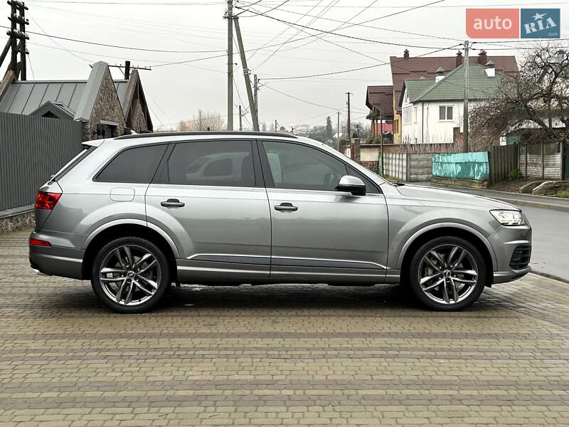 Внедорожник / Кроссовер Audi Q7 2017 в Киеве