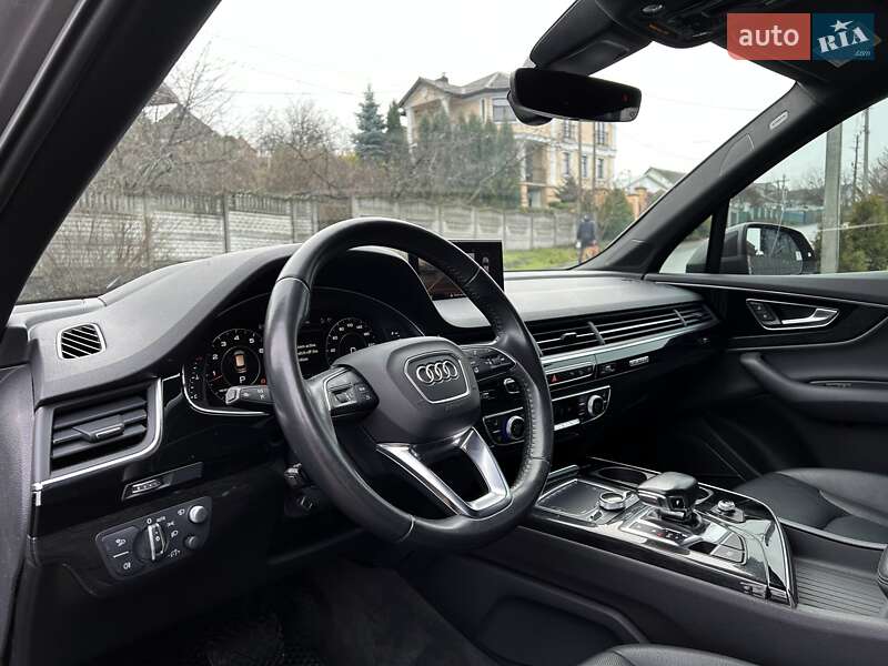Внедорожник / Кроссовер Audi Q7 2017 в Киеве