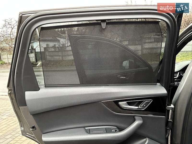 Внедорожник / Кроссовер Audi Q7 2017 в Киеве