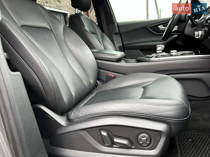 Внедорожник / Кроссовер Audi Q7 2017 в Киеве