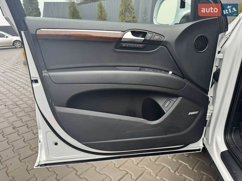 Внедорожник / Кроссовер Audi Q7 2013 в Тернополе