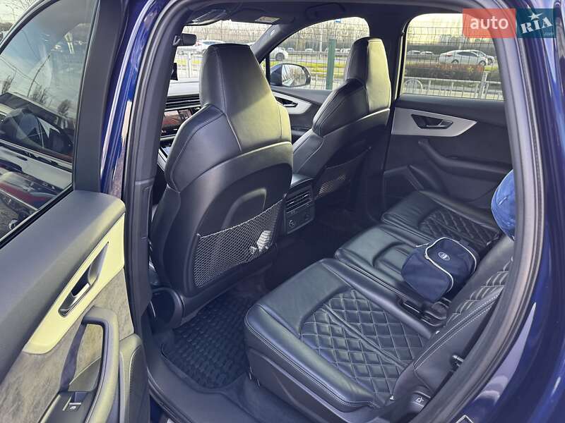 Внедорожник / Кроссовер Audi Q7 2021 в Киеве