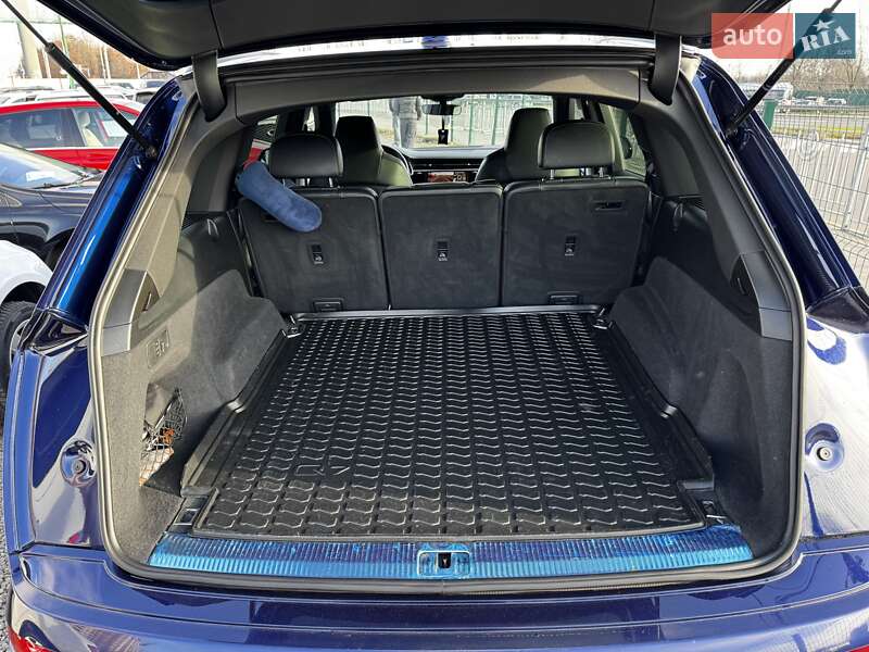 Внедорожник / Кроссовер Audi Q7 2021 в Киеве