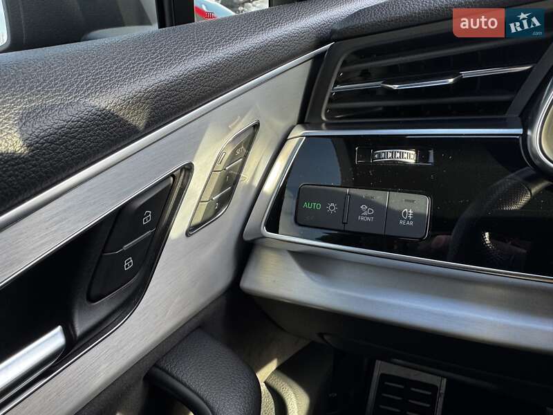 Внедорожник / Кроссовер Audi Q7 2021 в Киеве