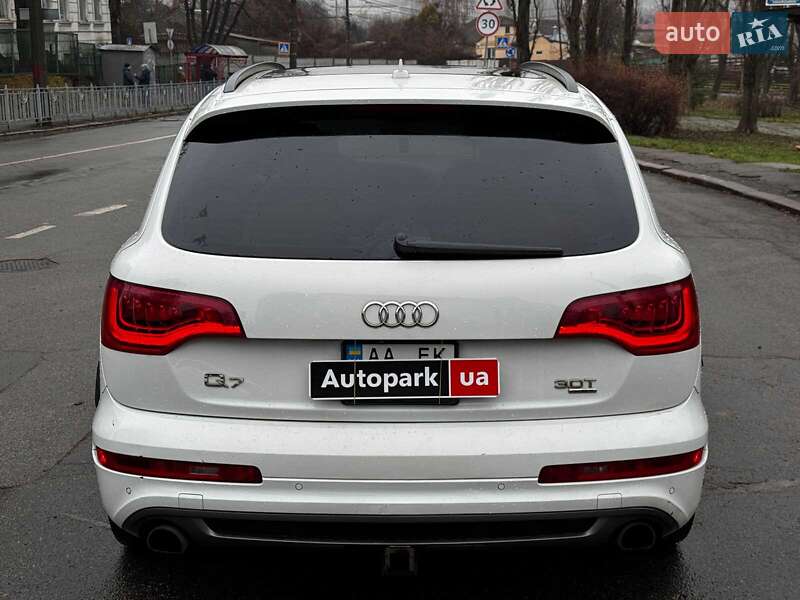 Позашляховик / Кросовер Audi Q7 2015 в Києві