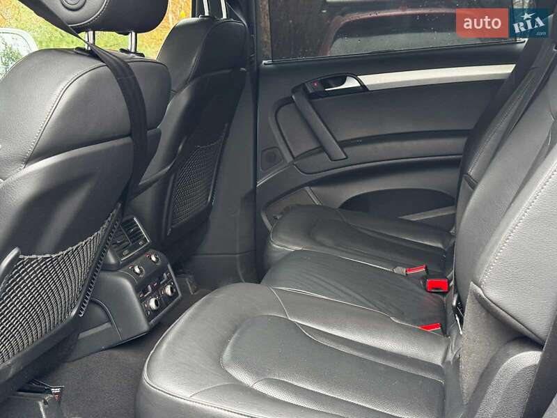 Позашляховик / Кросовер Audi Q7 2015 в Києві