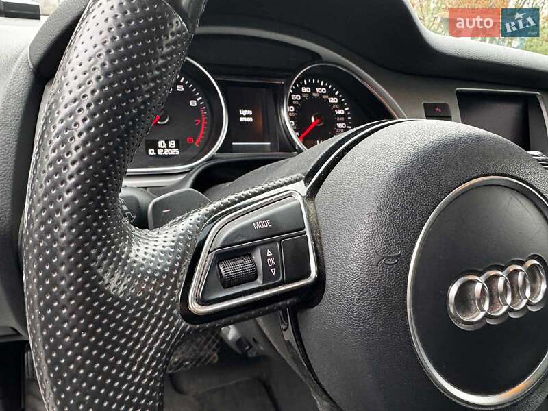 Позашляховик / Кросовер Audi Q7 2015 в Києві