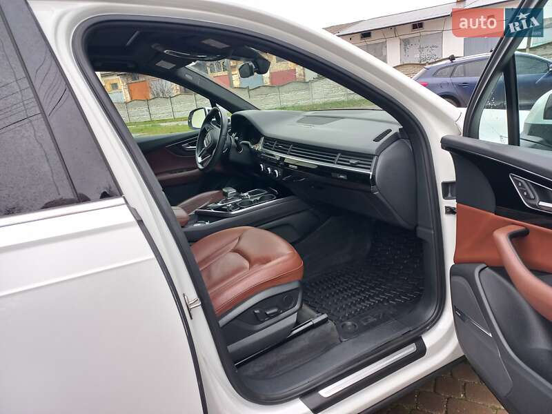 Внедорожник / Кроссовер Audi Q7 2018 в Дубно