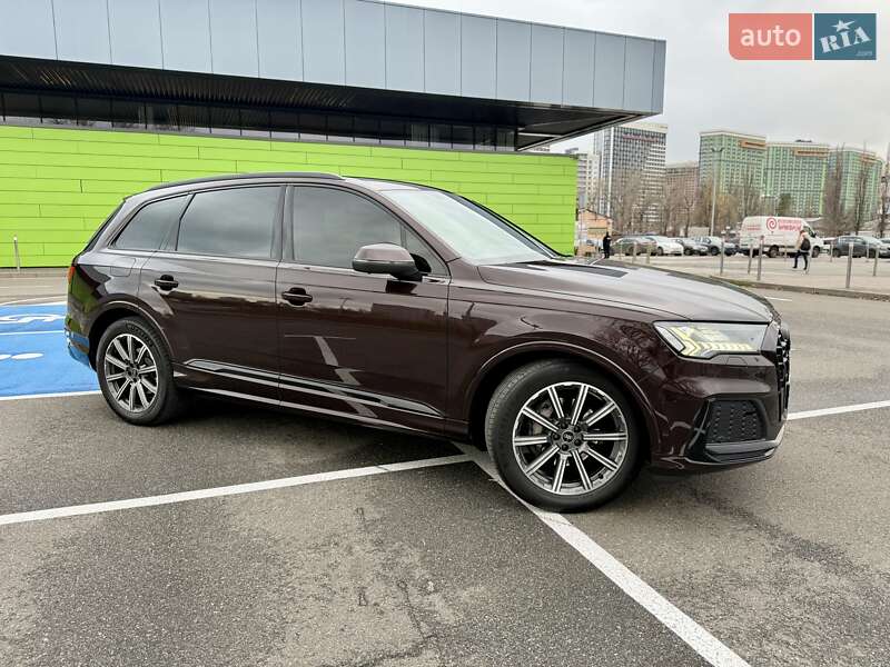 Внедорожник / Кроссовер Audi Q7 2022 в Киеве