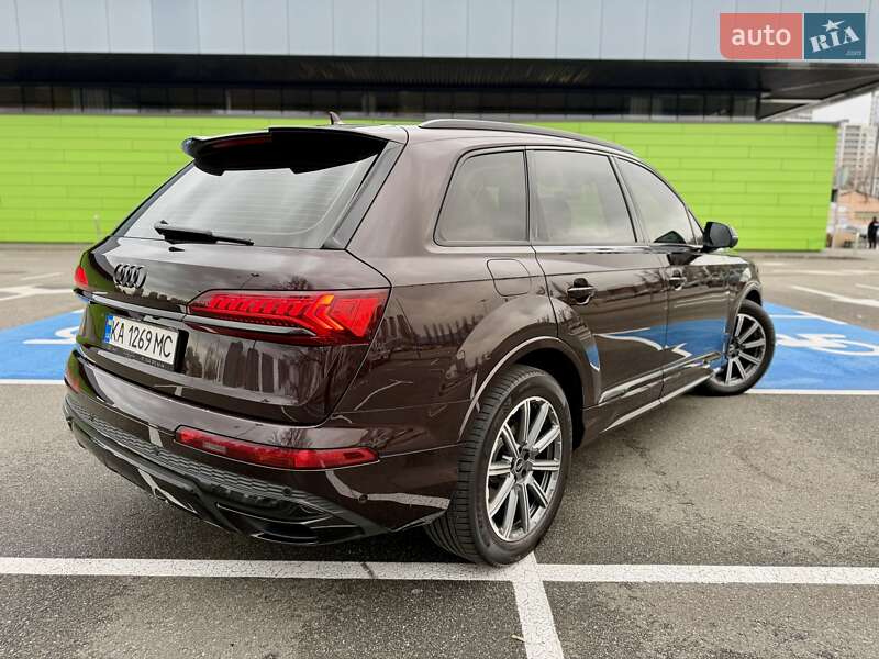 Внедорожник / Кроссовер Audi Q7 2022 в Киеве