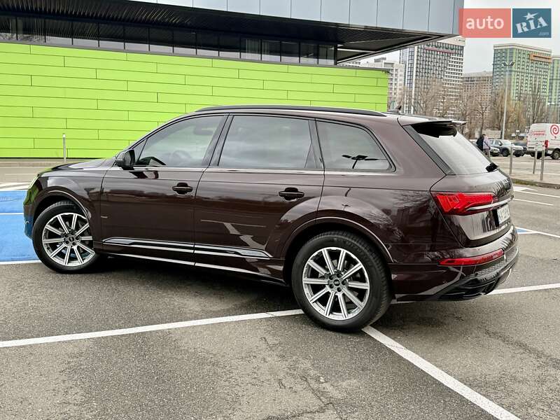 Внедорожник / Кроссовер Audi Q7 2022 в Киеве