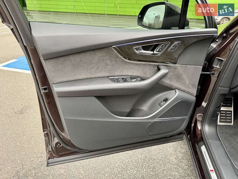 Внедорожник / Кроссовер Audi Q7 2022 в Киеве