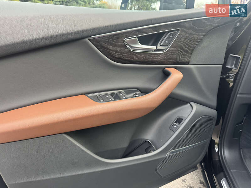 Внедорожник / Кроссовер Audi Q7 2023 в Тернополе