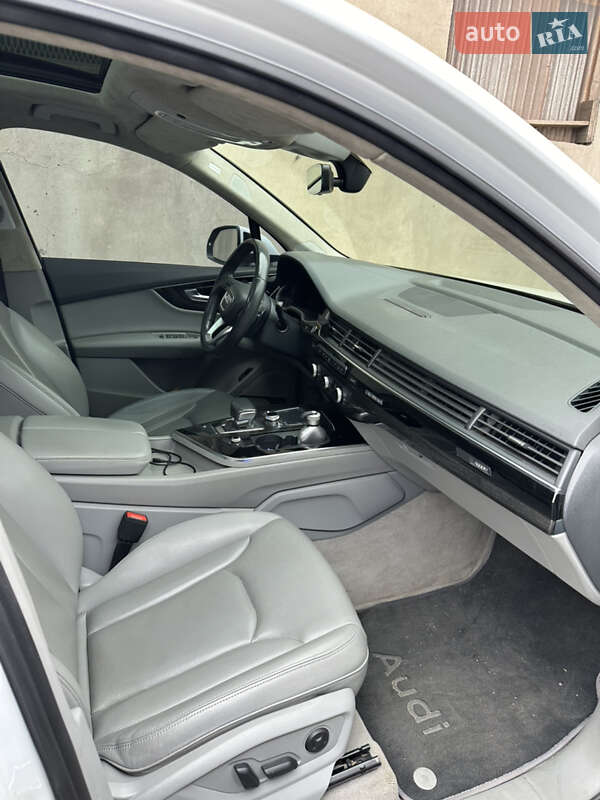 Внедорожник / Кроссовер Audi Q7 2017 в Запорожье