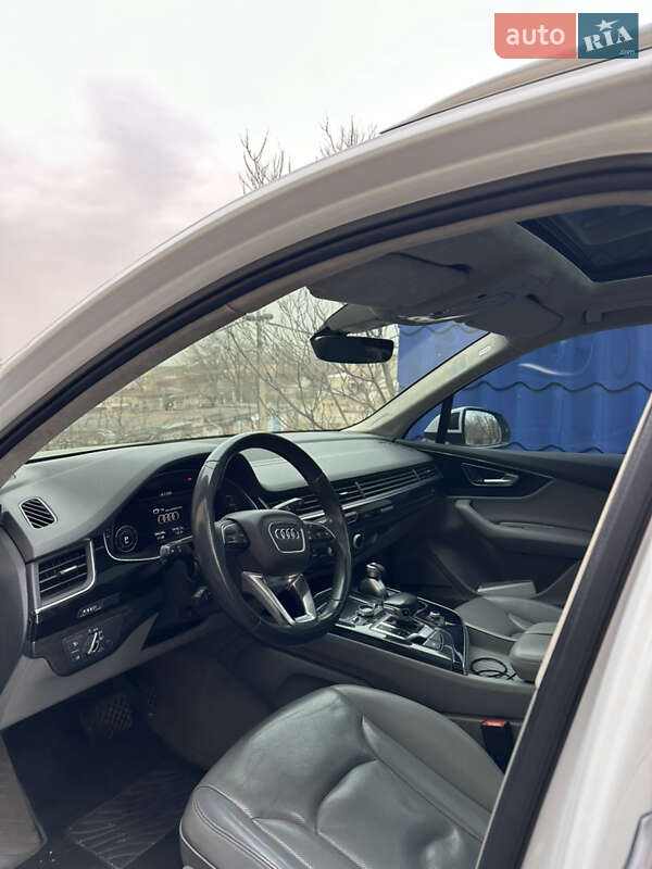 Внедорожник / Кроссовер Audi Q7 2017 в Запорожье
