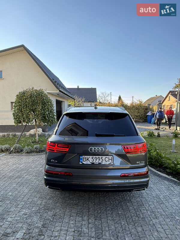 Внедорожник / Кроссовер Audi Q7 2018 в Владимирце