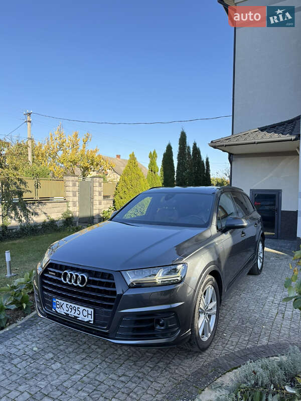 Внедорожник / Кроссовер Audi Q7 2018 в Владимирце