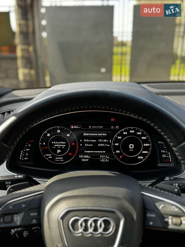 Внедорожник / Кроссовер Audi Q7 2018 в Владимирце